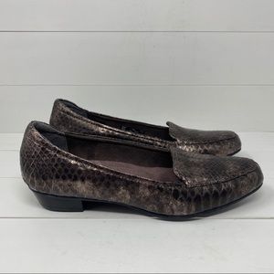 Clarks Everyday Timeless Loafer